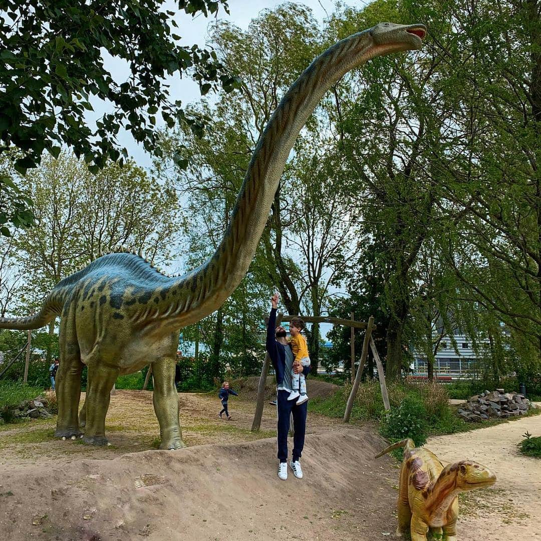 ホセ・ロドリゲスさんのインスタグラム写真 - (ホセ・ロドリゲスInstagram)「🦕🦖dinosaurios 😀🦕🦖 @dinolandzwolle」5月6日 5時00分 - josseroodriguez25