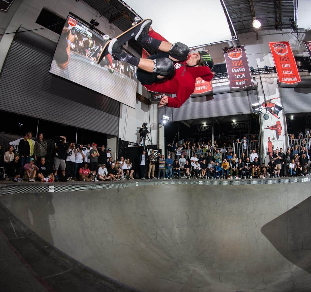 モンスターエナジーさんのインスタグラム写真 - (モンスターエナジーInstagram)「3-peat in the bag for @tomschaar as he takes the #VansPoolParty Pro Class win 🥇 with @runeglifberg taking a solid 🥈 in the Masters division! @vansskate #Skateboard #MonsterEnergy #Skateboarding」5月6日 3時42分 - monsterenergy