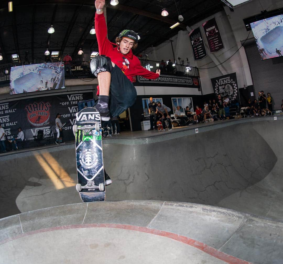 モンスターエナジーさんのインスタグラム写真 - (モンスターエナジーInstagram)「3-peat in the bag for @tomschaar as he takes the #VansPoolParty Pro Class win 🥇 with @runeglifberg taking a solid 🥈 in the Masters division! @vansskate #Skateboard #MonsterEnergy #Skateboarding」5月6日 3時42分 - monsterenergy