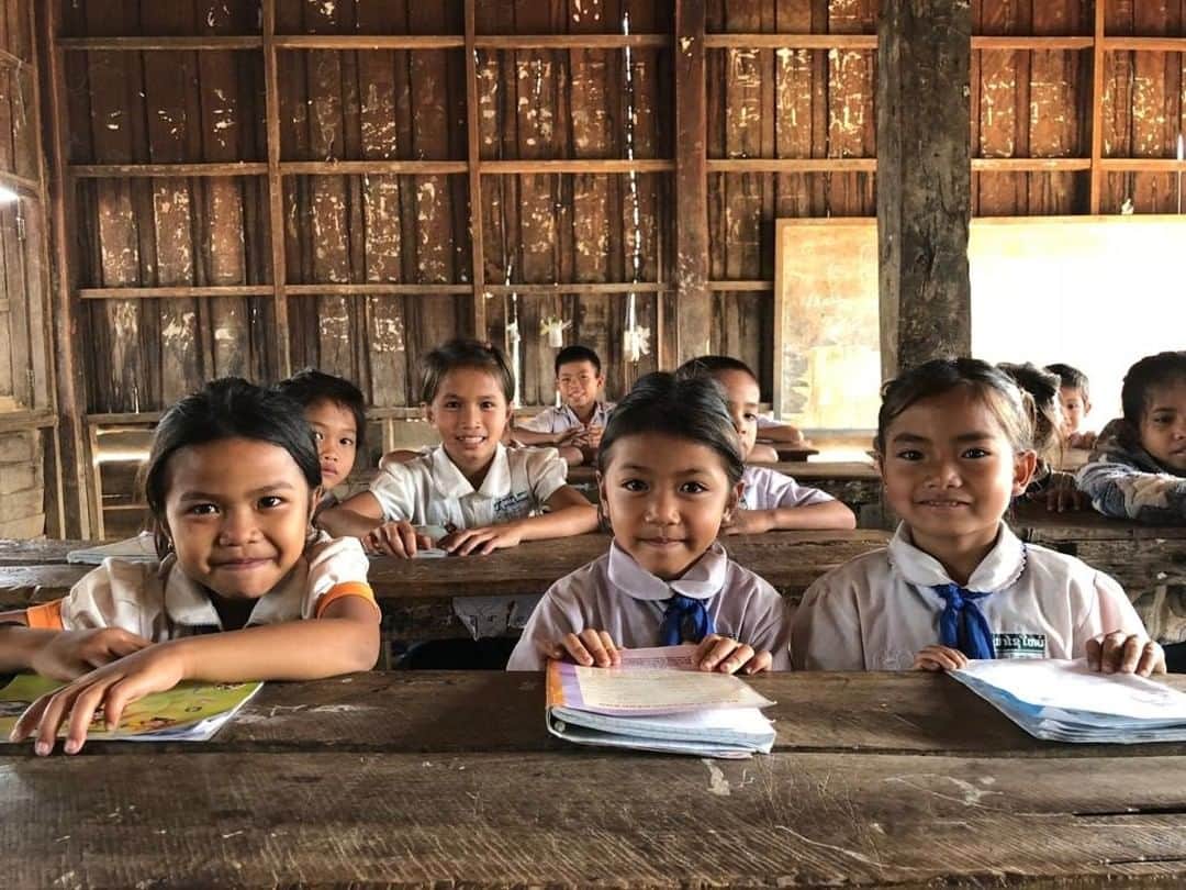unicefさんのインスタグラム写真 - (unicefInstagram)「These little ones in Laos are ready to learn. Every child has a right to learn in a safe environment. #ENDviolence」5月6日 3時45分 - unicef