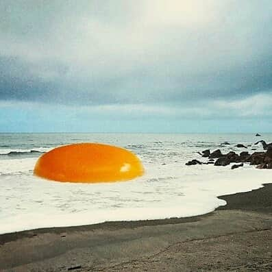 Eggs Conceptさんのインスタグラム写真 - (Eggs ConceptInstagram)「'Beach Egg' 🍳🌊 by 👉 Vertigo Artography by Mohanad @vertigo.artography 👈  #vertigoartography #mohanadshuraideh #eggsconcept #egg #eggs #friedegg #beach #collage #collageart #surrealcollage #surrealism #spring #springtime #forår #frühling #printemps #весна #春 #bahar #primavera #eggs #oeuf #yumurta #ägg #instagram #instagood #vsco #myunicornlife #may #mai」5月5日 20時12分 - eggsconcept