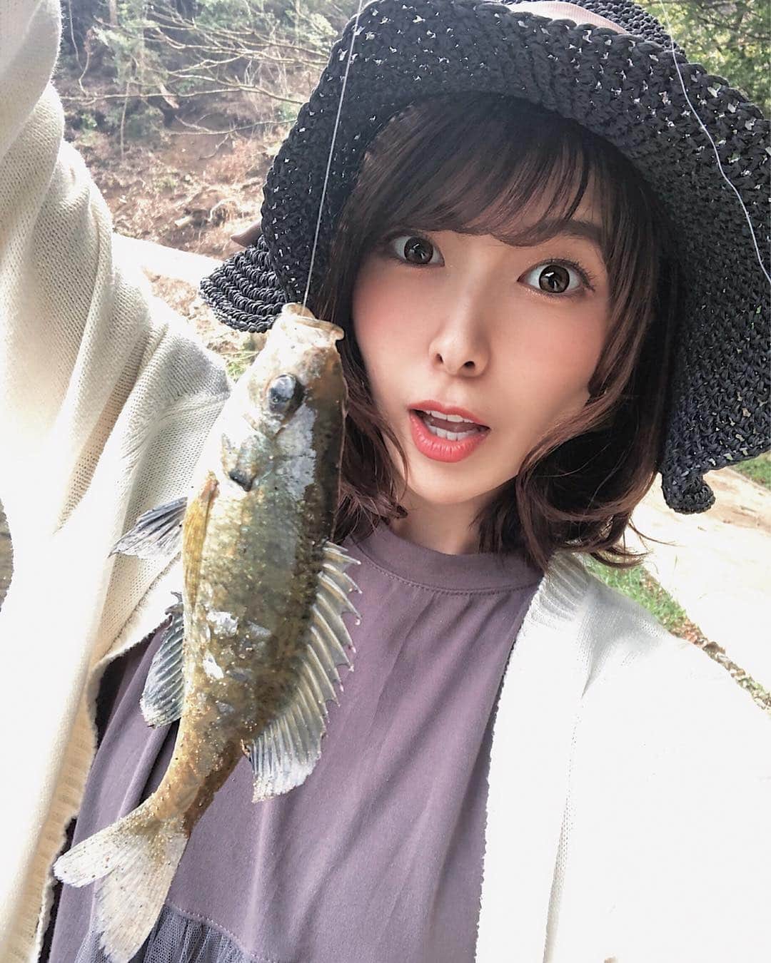 Yuika Matsuさんのインスタグラム写真 - (Yuika MatsuInstagram)「. . 小さい頃 お父さんに連れられて 行ったぶりの #釣り 🎣 . . 釣れたお魚は #ブルーギル ちゃんでした👏🏻✨ . . この日は この子ばかり🥴 . . 釣れると楽しいですなぁ💕 . . . . . . . . #釣りガール #つり #釣り女子  #ギル #bluegill #bluegills #bluegillfishing #fishing #fishing🐟 #fishinggirl #宮崎 #miyazaki」5月5日 20時27分 - yuika00802