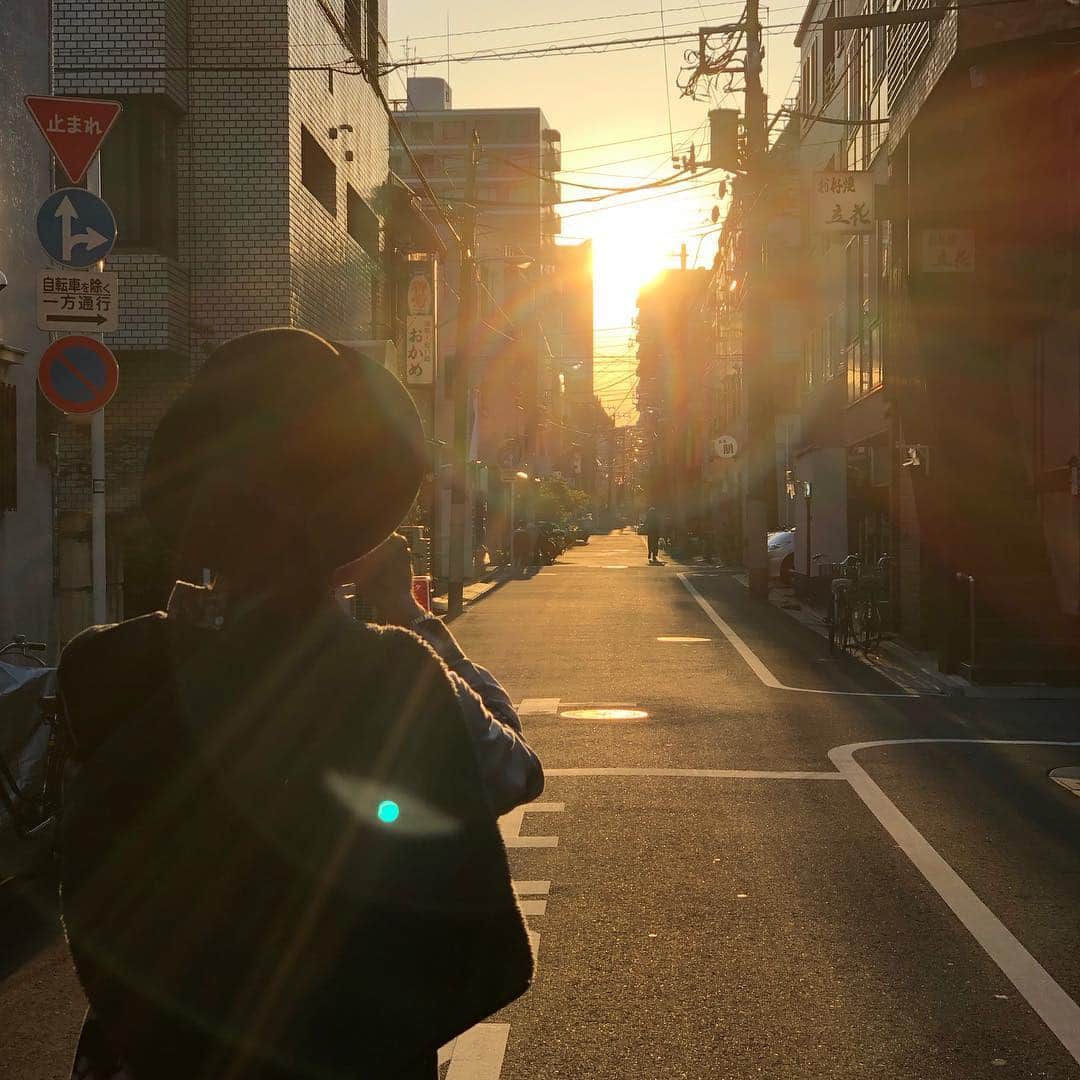 のインスタグラム：「ど、がつく西陽に向かって、次の店へ。 #please12 @please_tokyo」