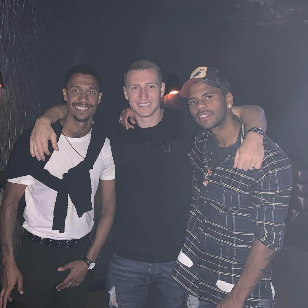 ミッチェル・デュークのインスタグラム：「Homies 👊🏼」