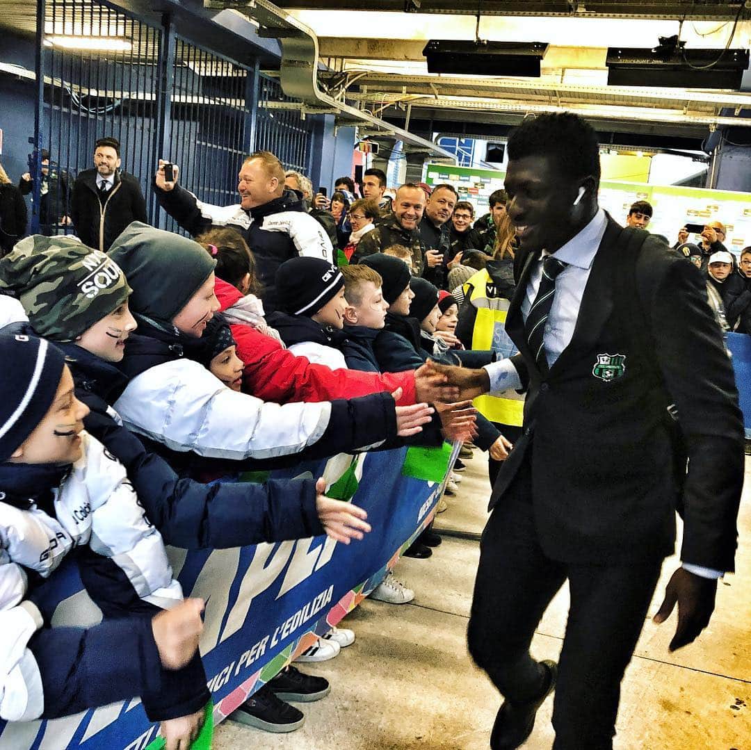 USサッスオーロ・カルチョさんのインスタグラム写真 - (USサッスオーロ・カルチョInstagram)「MATCH DAY 💪 ⚽️ #SassuoloFrosinone 🏆 #SerieATIM ⏰ Ore 15 🏟️ #MapeiStadium Segui le nostre stories per gli aggiornamenti sul match 💪🖤💚 #ForzaSasol」5月5日 21時02分 - sassuolocalcio