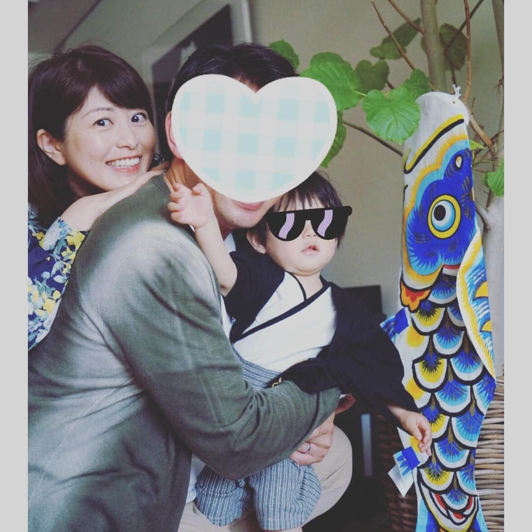 森麻季さんのインスタグラム写真 - (森麻季Instagram)「初節句🎏 * 令和元年 息子にとって初めての子どもの日 両家集まってお祝いできました #バラちらしの準備から始まった朝 #息子には鯉のぼりに見立てた離乳食 #芸術的センスがないママでごめんよ #そういえば美術は超苦手でした  #2枚目は父の知人である鯉のぼり職人さんが手書きの🎏をプレゼントしてくださいました #かなり貴重大切にします #外に泳がせたいけど出来ないので植木に #妹がフェルトで作ってくれたアイテムで寝相アート #たくさんの愛に感謝  #寝相アート本当に寝ています #健やかに育ちますように  #端午の節句 #初節句 #生後11ヶ月 #子どもの日#鯉のぼり #兜 #一水作 #男の子ママ #鯉のぼり離乳食 #バラちらし #寝相アート#koinobori」5月5日 21時18分 - maki.mori_m