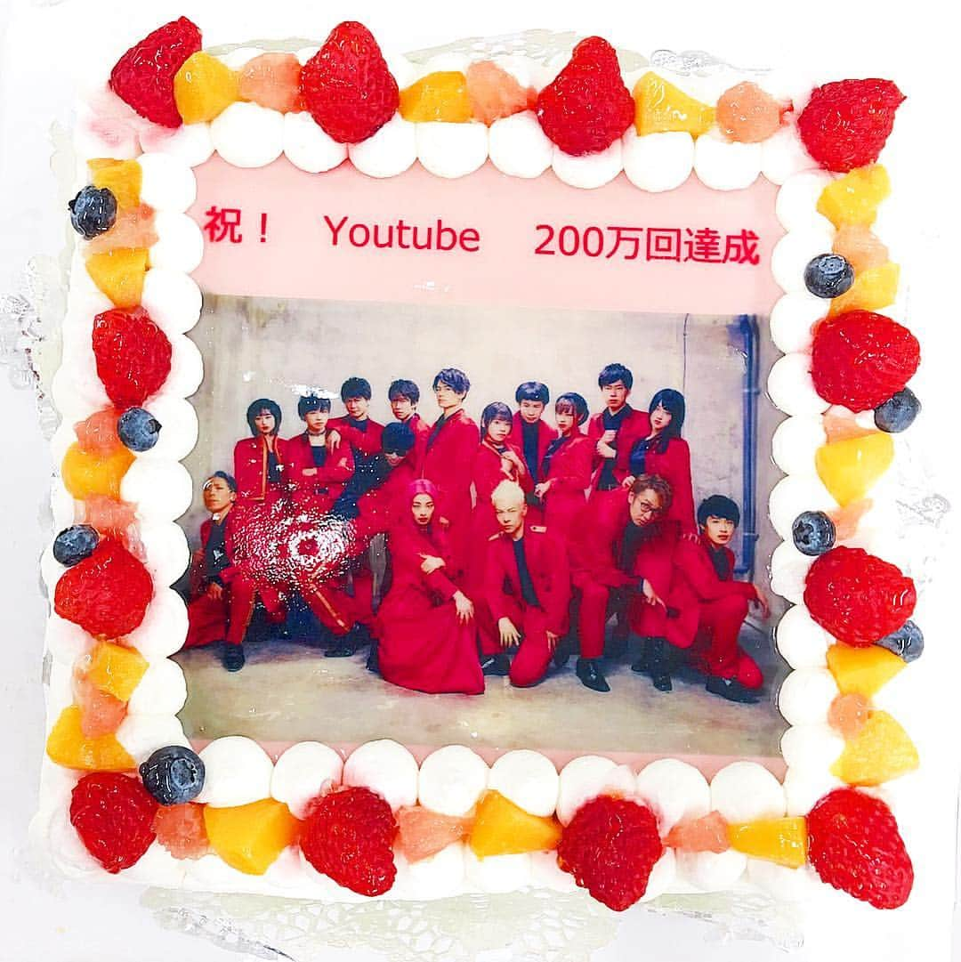 西村真二さんのインスタグラム写真 - (西村真二Instagram)「祝200万回 #吉本坂46 #君の唇を離さない  #RED」5月5日 21時20分 - shinji_nishimura0630