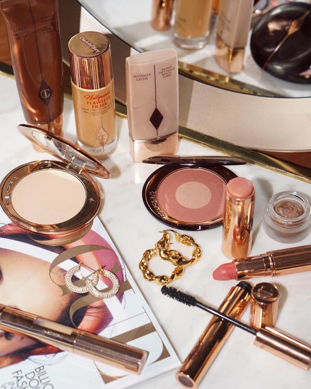 シャーロット・ティルベリーさんのインスタグラム写真 - (シャーロット・ティルベリーInstagram)「Darlings, I love this DREAMY makeup setup from @glowhappiness_beauty! 💫 What are your weekend beauty essentials? 💄✨💋 #CharlotteTilbury #Makeup #Beauty #Essentials」5月5日 21時43分 - charlottetilbury