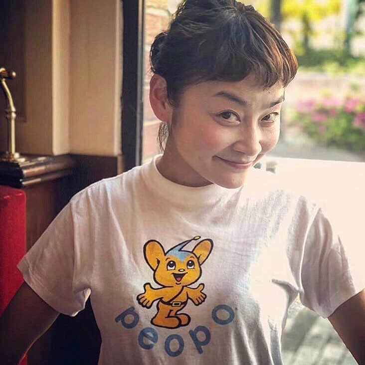 シトウレイさんのインスタグラム写真 - (シトウレイInstagram)「Today's t-shirts. ﻿ Captured by @inuyamakamiko .﻿ ﻿ お気に入りのTシャツを着てたら紙ちゃん @inuyamakamiko が「ヤバい😂」て言って写真撮ってくれた様子がコチラ。﻿ ﻿ ﻿  #fashion #tshirts #peopo  #今日のティシャツ #ピーポくん #ドヤ顔 #reishito #かみちゃんのTシャツもなかなかやけどな」5月5日 21時52分 - reishito