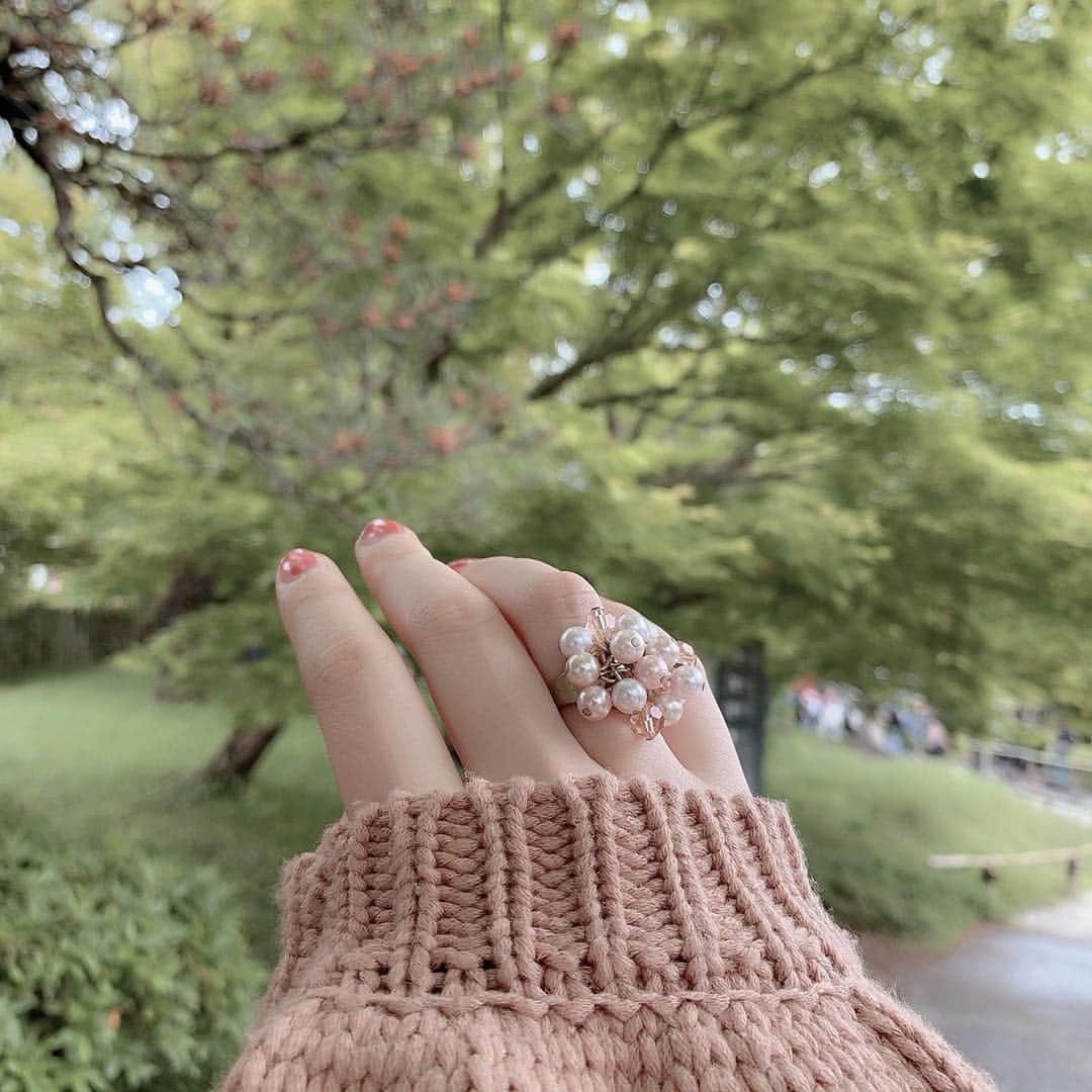 草野星華さんのインスタグラム写真 - (草野星華Instagram)「京都旅写真〜📷♡ 緑がたくさんの投稿多めになりそうだなあ🤔💚 1日目はガーリー目の服装で行きました🥰 指輪はお母さんのおさがり💍*。 可愛くて結構お気にいってます🙌🏻♥ .  #草野星華 #nicola #京都旅  #あっちなみにネイルはさきが誕プレでくれたありがとうさき」5月5日 21時46分 - ykys410