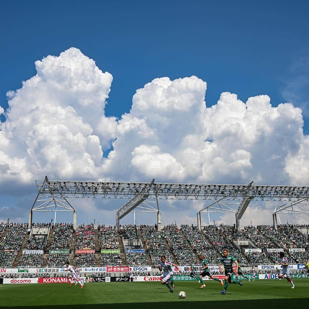 松本山雅FCさんのインスタグラム写真 - (松本山雅FCInstagram)「2019.5.4 2019 Meiji Yasuda J1 League 10th sec. Matsumoto 0-2 C.Osaka  #松本山雅fc #matsumotoyamaga #yamaga #onesoul #境界突破」5月5日 21時54分 - matsumoto.yamagafc