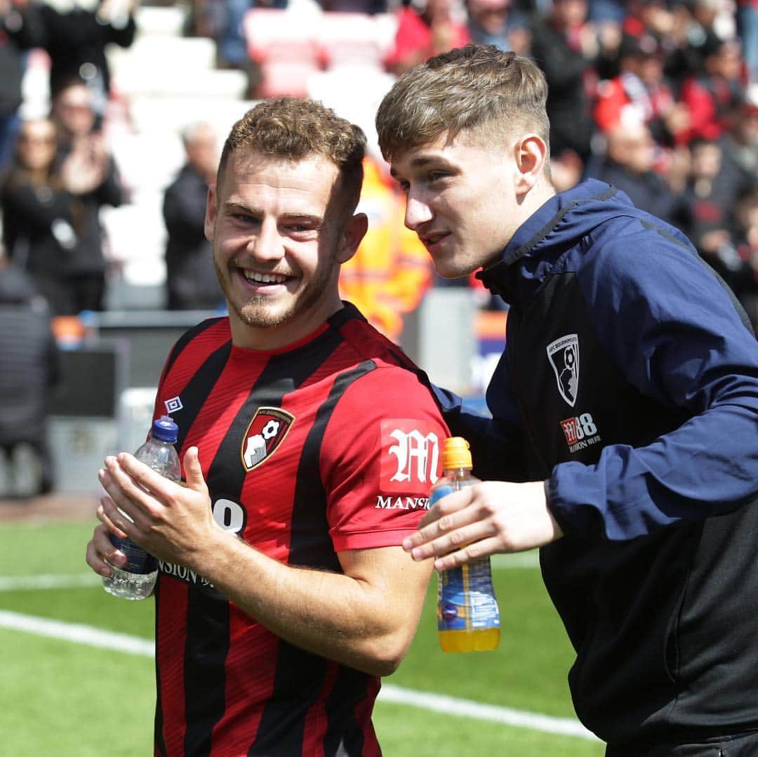 AFCボーンマスさんのインスタグラム写真 - (AFCボーンマスInstagram)「Thank you for your support at home once again this season 👏  It's been a pleasure 🤗 #afcb」5月5日 21時58分 - afcb