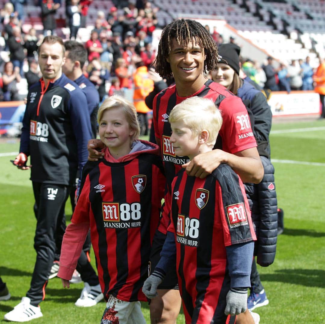 AFCボーンマスさんのインスタグラム写真 - (AFCボーンマスInstagram)「Thank you for your support at home once again this season 👏  It's been a pleasure 🤗 #afcb」5月5日 21時58分 - afcb