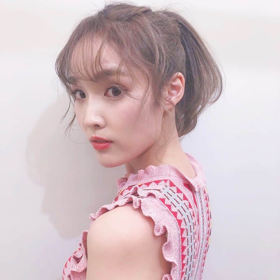 磯田 ひかる(Hikaru Isoda) のインスタグラム：「This hairstyle made by @yukimurrraaa ,Thank you!🤤❤️ アップにしてるから分かりにくいけど、ここ最近で1番ハイトーンになった✔︎✔︎ 色落ちないでと願うばかり😭」