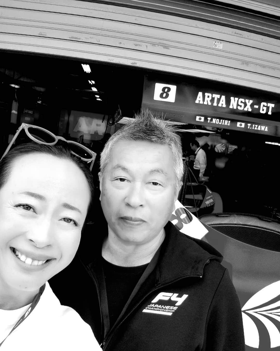 下村真由美さんのインスタグラム写真 - (下村真由美Instagram)「#富士gt500km 🏁🏁🏁 110ラップってホントに長い😫💦💦 レーサーの皆さんお疲れ様でした💫  そして、いつもありがとうございます✨岡田さん😁✨✨ #めっちゃピン顔な岡田さん #でも本当はいつも面白い #勝手にタグ付け #失礼しますw #レースばっかり #野球も観に行きたい」5月5日 22時03分 - mayum2323