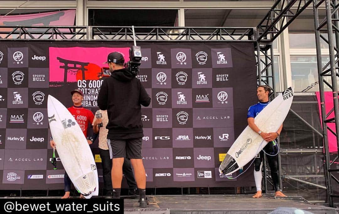 岡部亜紀さんのインスタグラム写真 - (岡部亜紀Instagram)「ev😍  Final! WSL Men's QS6000 "Ichinomiya Chiba Open"  Congrats!!! Nat Young "Hurley"  Good job!!! Evan geiselman "BeWET*REEF"  Their wetsuits were made by Sanko.」5月5日 22時15分 - akiokabe