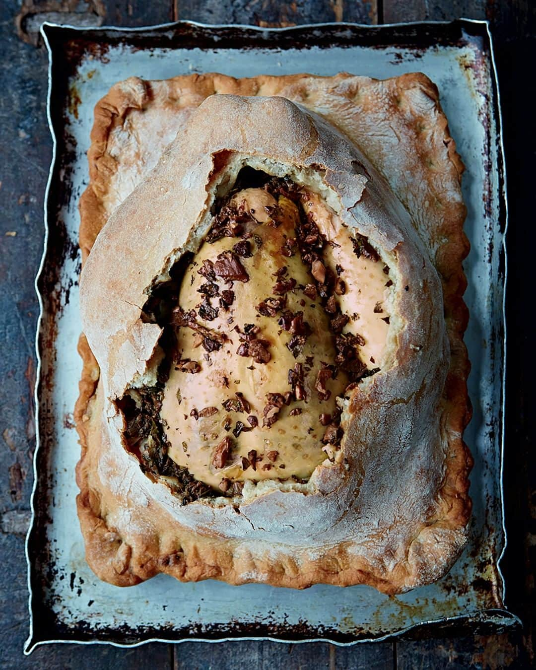 ジェイミー・オリヴァーさんのインスタグラム写真 - (ジェイミー・オリヴァーInstagram)「CHICKEN IN A CRUST!!! Cooking a whole chicken in a pastry crust will give you the most incredible flavour and beautifully tender results as you retain so much of the moisture along with the flavours of your marinates . It looks brilliantly bonker !! And gets people talking, it makes the most fantastic centrepiece . Seriously give it a go it’s ace ! Recipe in my bio link. #SundayRoast #ComfortFood」5月5日 22時16分 - jamieoliver