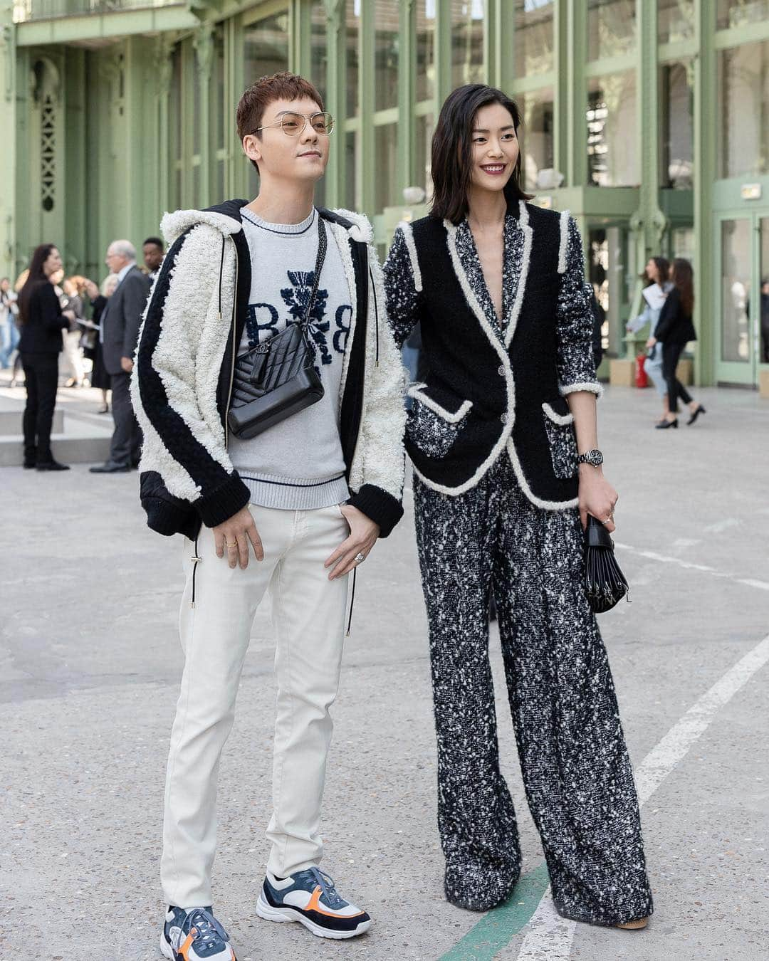 リウ・ウェンさんのインスタグラム写真 - (リウ・ウェンInstagram)「Meeting everyone at the @chanelofficial #CHANELCruise station!✨🚉」5月5日 22時29分 - liuwenlw