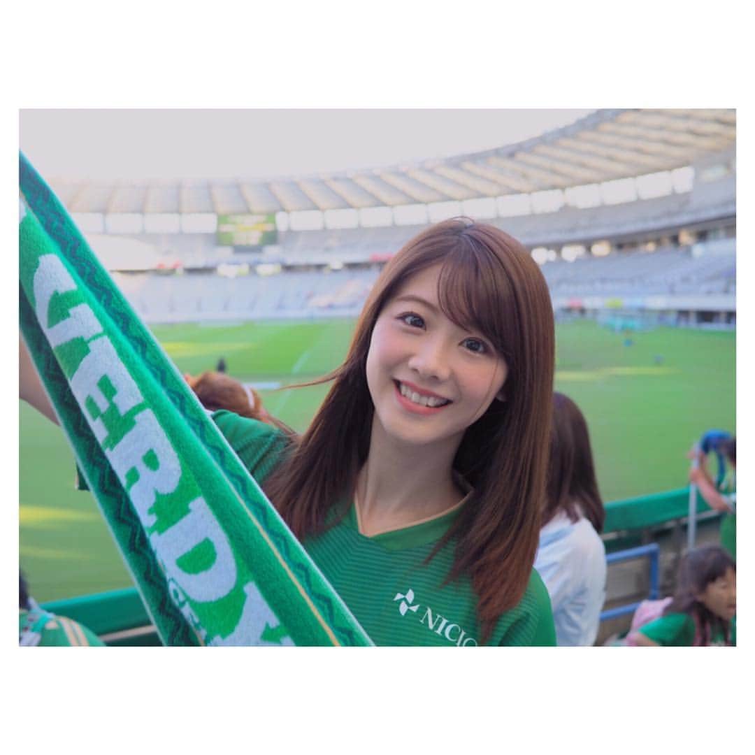 のインスタグラム：「勝った〜！！令和初勝利😁✌️✨ . . . . 小池選手のゴール 佐藤選手のフリーキックも素晴らしかった😭 守護神 ✨神✨福元選手も👏  そして山本選手Jリーグデビューおめでとう♪⚽️ . . . ゴール裏の雰囲気も良かった🧸 久しぶりのラインダンス やっぱり勝つと嬉しいし楽しい☺️💚 . . . ガチャは井上選手と山本選手☆」