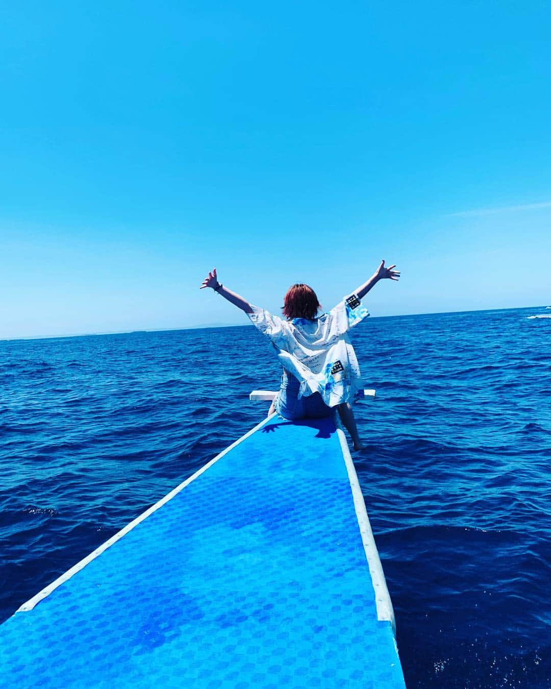 岡田奈々さんのインスタグラム写真 - (岡田奈々Instagram)「💙🐠🏝 #海 #セブ」5月5日 22時34分 - okada7_akb48_stu48