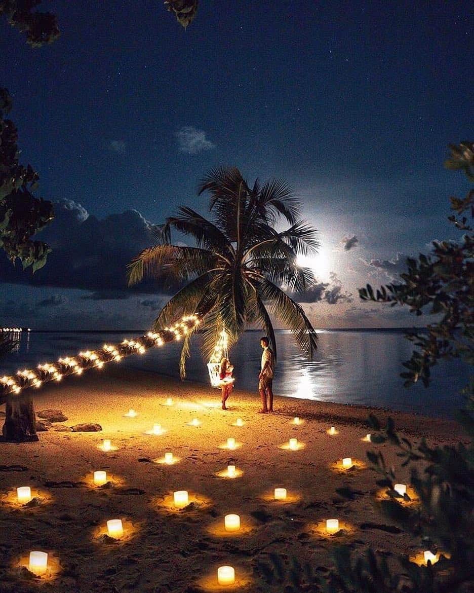 Canon Photographyさんのインスタグラム写真 - (Canon PhotographyInstagram)「What an amazing set up in the Maldives! Tag someone you want to do this for!  Photography | @mikevisuals  Canon 1dx Mark II  #canon_photos #maldives #candles #sunset #palmtree」5月5日 22時41分 - cpcollectives