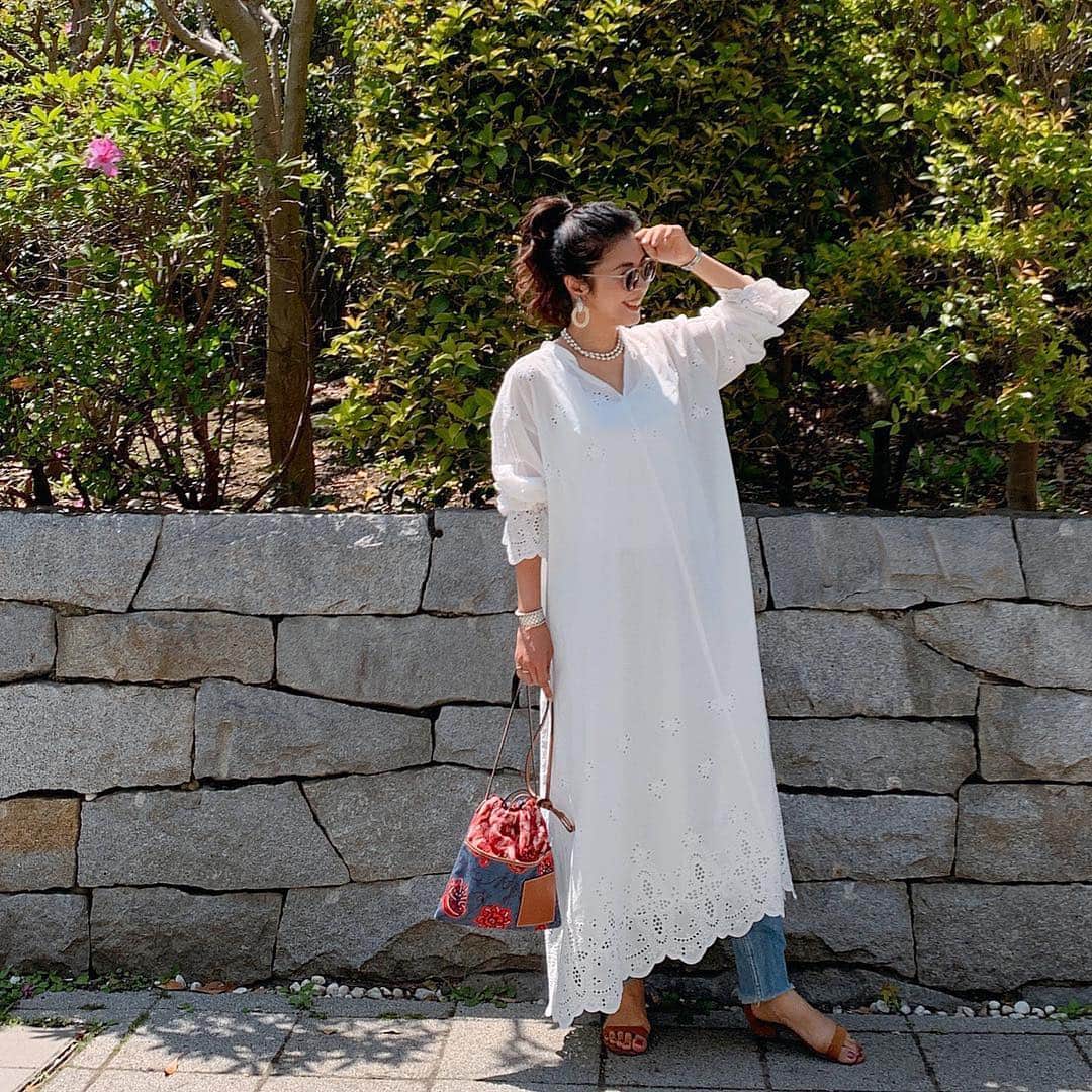 Sayakaのインスタグラム：「* 今日も良いお天気〜🌞✨✨ * * * #fashion #outfit #coordinate #ootd #simple #basic #casual #thevirgnia #hm #denim #denimlover #loewe #gap #sayakascoordinate #今日の服 #コーディネート #コーデ #シンプル #シンプルコーデ #ワンピース #ザヴァージニア #デニム #エイチアンドエム #ロエベ  #ギャップ」