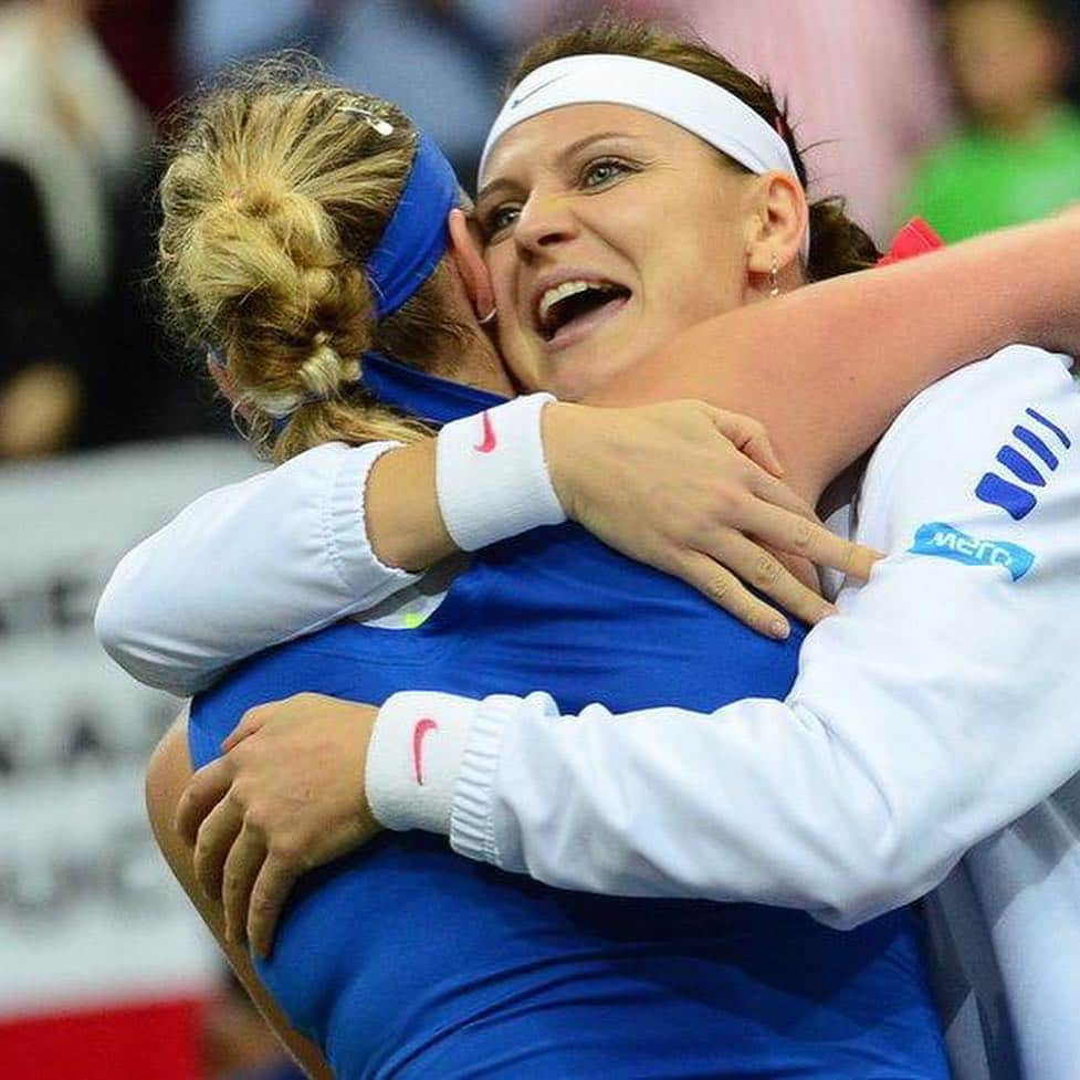 PetraKvitovaさんのインスタグラム写真 - (PetraKvitovaInstagram)「Congratulations @lucie.safarova on an incredible career. From when I first moved to Prostejov, you have always been an inspiration to me, one of my toughest opponents, a great team-mate and a special person. I will always remember our Fed Cup battles alongside you 💪🇨🇿 Wishing you all the best in life after tennis and hope to have a coffee some time ❤️☕️」5月5日 23時06分 - petra.kvitova