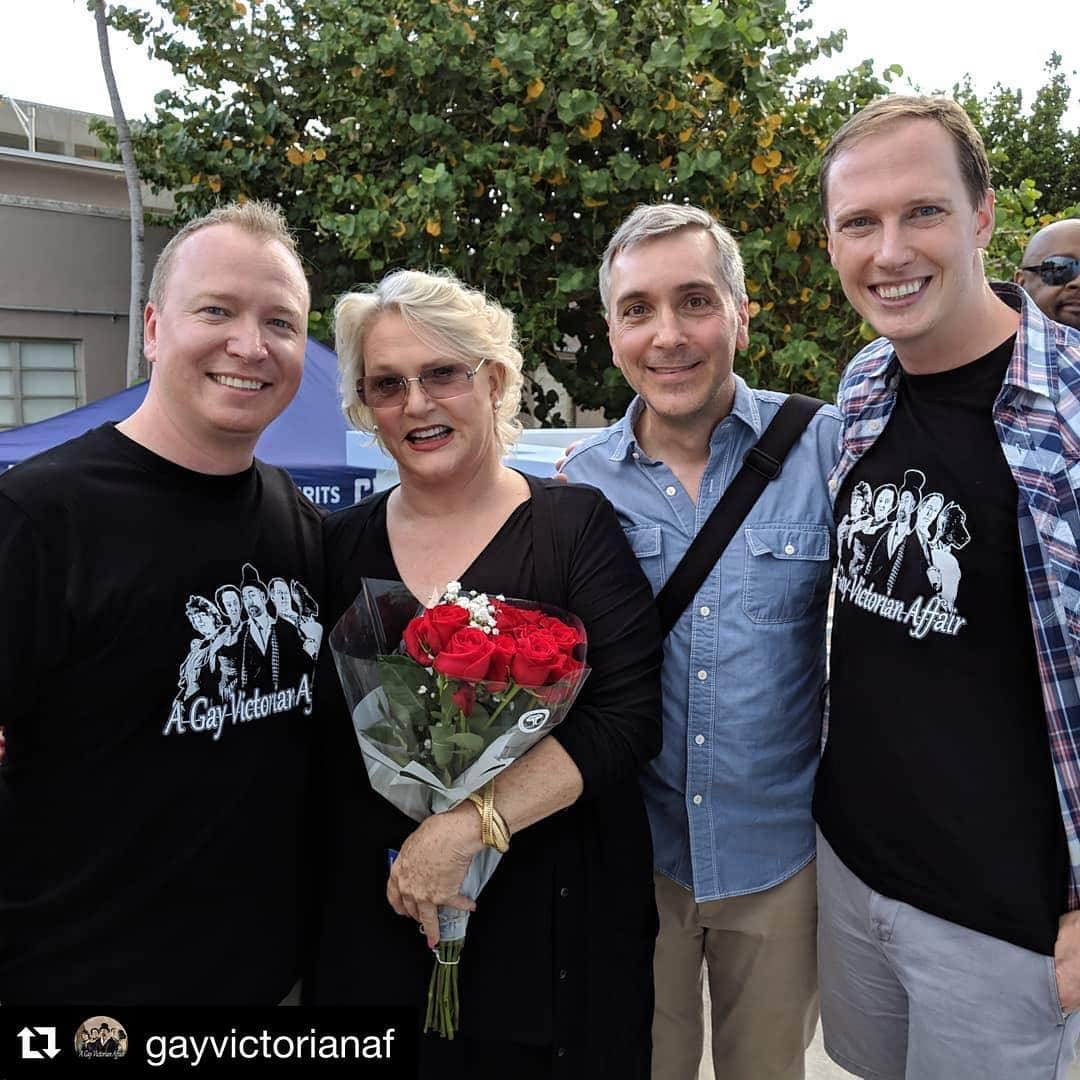 スコット・ローウェルさんのインスタグラム写真 - (スコット・ローウェルInstagram)「So great to meet fellow creators & reunite w/fellow collaborators from Canada! #Repost @gayvictorianaf ・・・ We met the amazing Sharon Gless @sharonglessreal and Scott Lowell @scolo222 yesterday at @miamiwebfest! Both of these stars hold a special place in my heart - Sharon for her unparalleled work as a #pflag mom on #QueerAsFolk (and let's not forget #CagneyAndLacey!) And Scott who played Ted on Queer As Folk was my acting partner in my first ever union acting gig (I played his hair dresser is Season 5!) Such warm generous and gracious people, and we loved Scott's new series @adoptableseries! #miamiwebfest」5月5日 23時26分 - scolo222