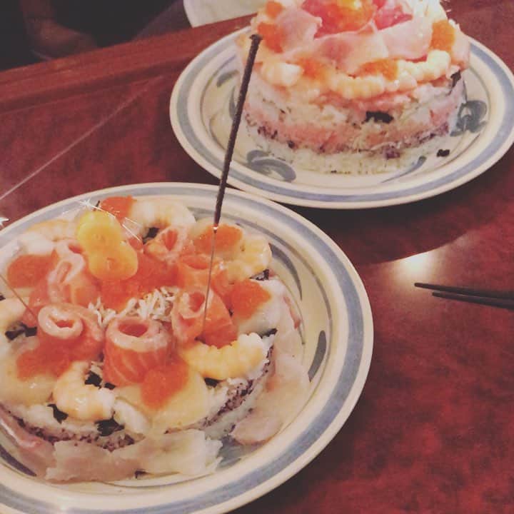 征矢学のインスタグラム：「#w_1 #ワイルド #誕生日パーティー #寿司 #ケーキ #令和 #寿司ケーキ」