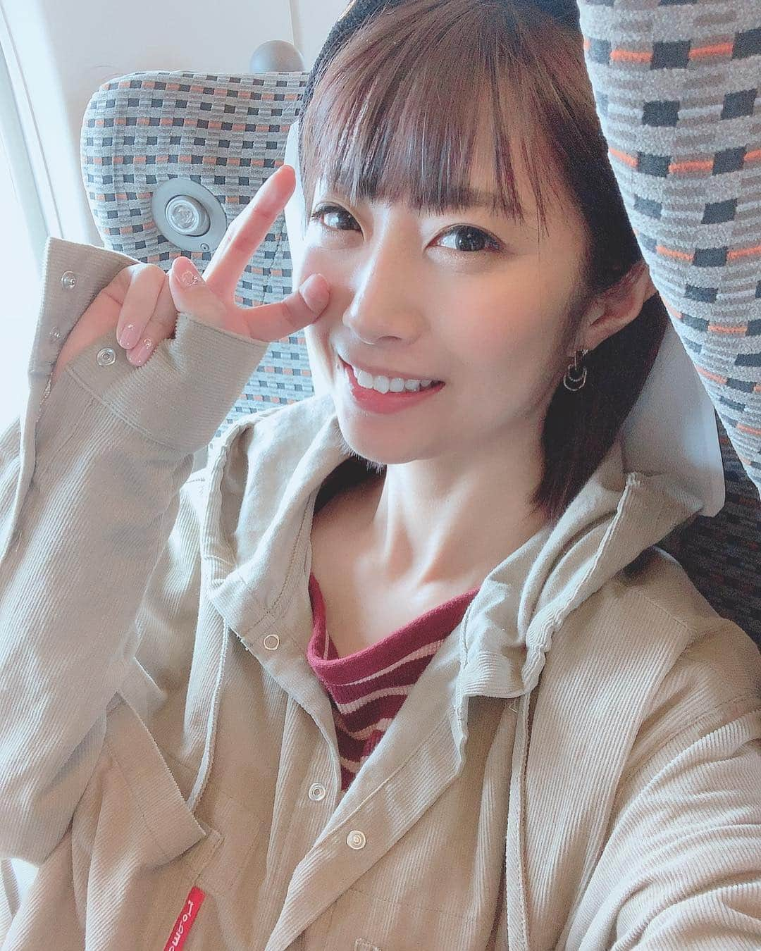 古川真奈美さんのインスタグラム写真 - (古川真奈美Instagram)「.﻿ .﻿ 最近の来店の記録。﻿ 関東、関西、九州やら色んな地方に行ってます☺️🙏🏻💕﻿ みんなに会える機会が増えて嬉しいです😊♡﻿ ﻿ ラブ嬢で私を指名してる人を結構みかけるから、つい声かけちゃう😂😂💕﻿ ﻿ 今月もまだ色んなところに行くよーー！！﻿ 来店情報はアツ姫のHPに記載しているので、皆さま随時チェックしてくださいね😘💓﻿ ﻿ ジャグラー愛が強すぎる私ですが、そんな私が最近自分が出てるラブ嬢で実践してます😇←今更w﻿ 最近救われてるんだよなーラブ嬢に😂🙏🏻🙏🏻♡﻿ 確かにラブ嬢ハマってる方達の気持ちわかるわww﻿ 楽しいね！ラブ嬢❤️﻿ ﻿ #ジャグラーはマイジャグが好き﻿ #いまだに目押しに時間かかるけどw  #来店  #実践  #ぜひ愛にきてねー  #ラブ嬢  #まなみん指名してよなもちろん  #instagood  #instadiary ﻿ #instalike #instamood ﻿ #ow #instapic #instaphoto﻿ #girl　#follow #followme  #gravure  #japanesegirl  #selfies  #インスタグラビア﻿」5月5日 23時54分 - mana_0619