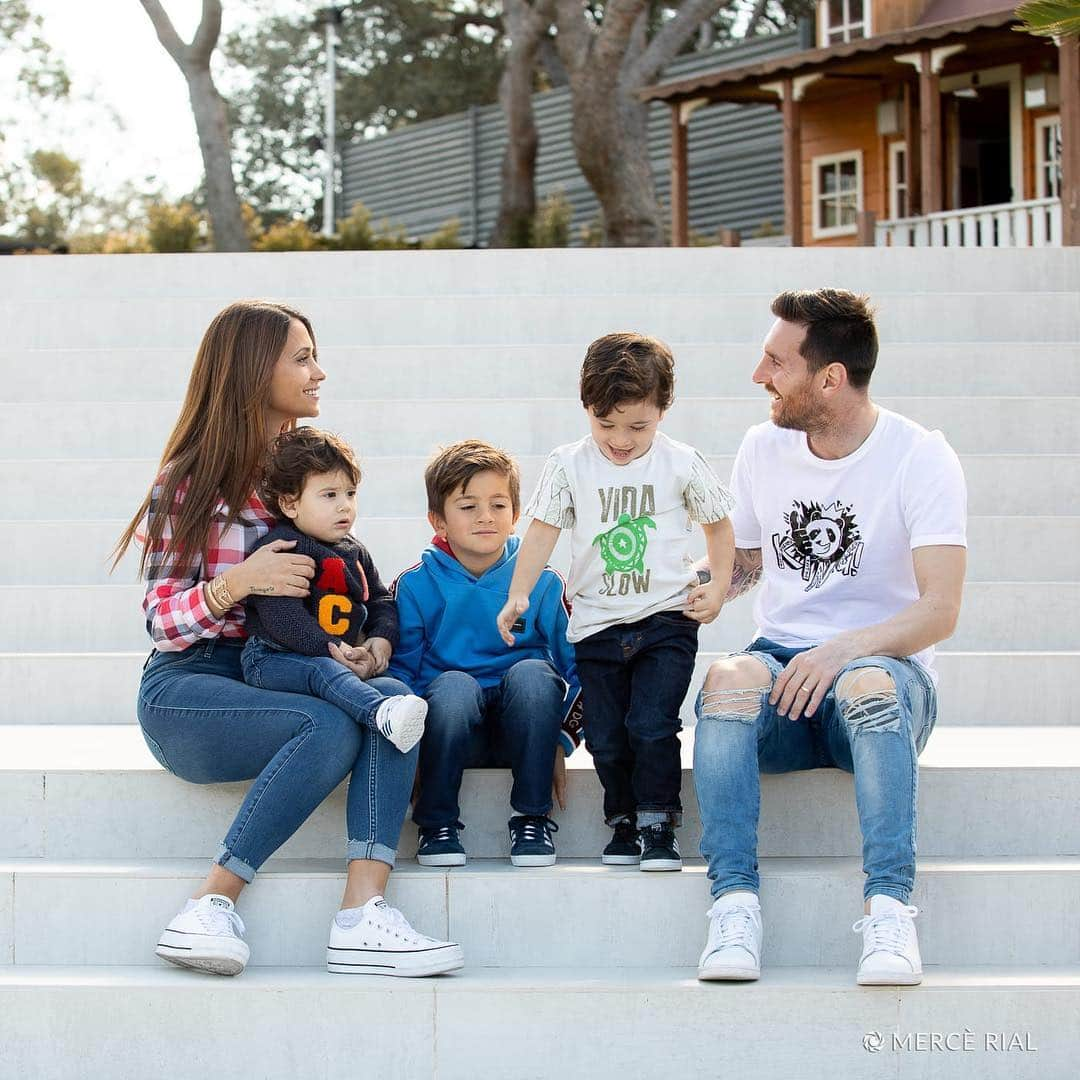 リオネル・メッシさんのインスタグラム写真 - (リオネル・メッシInstagram)「FELIZ DÍA MI VIDA !!!! 😍😍😍」5月6日 0時03分 - leomessi