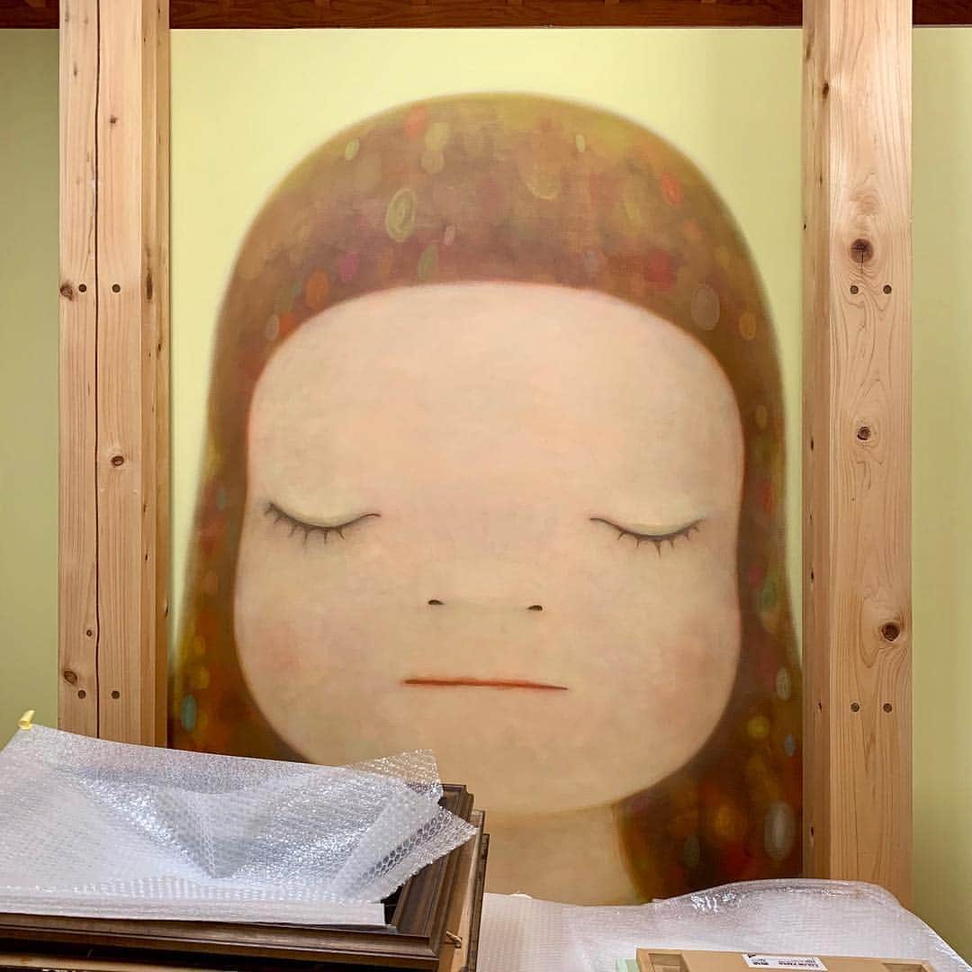 奈良美智のインスタグラム：「closed eyes and opened eyes. for the museum show in CA USA 2020. and the show will tour to 🇨🇳. my paintings (works on canvas) are becoming painterly more than before.」