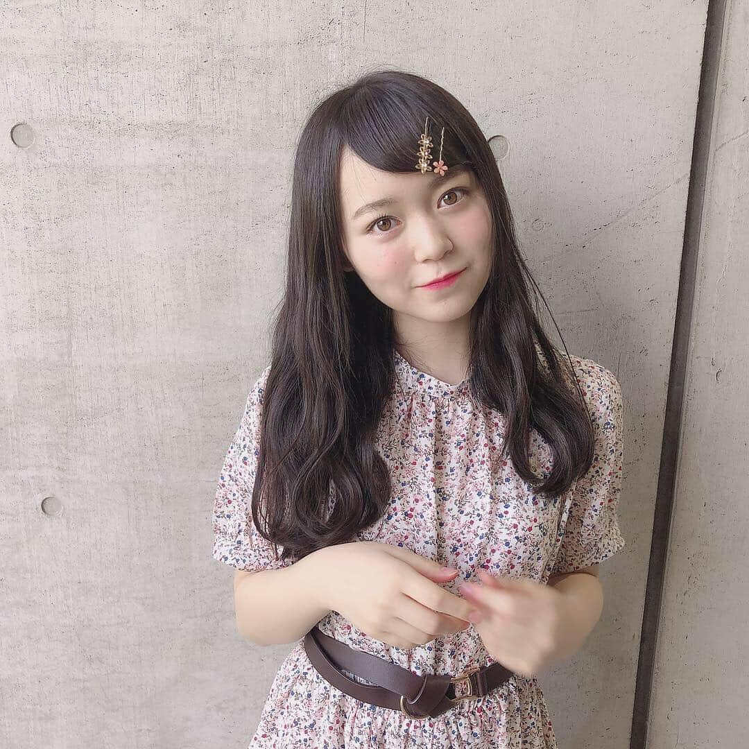 西川怜さんのインスタグラム写真 - (西川怜Instagram)「🌸✨ · · · · · · #握手会 #ありがとう #手がブレてるね #斜め前髪 #春コーデ #ワンピース #プチプラコーデ #インスタ初心者」5月6日 0時00分 - rei_nishikawa_1025