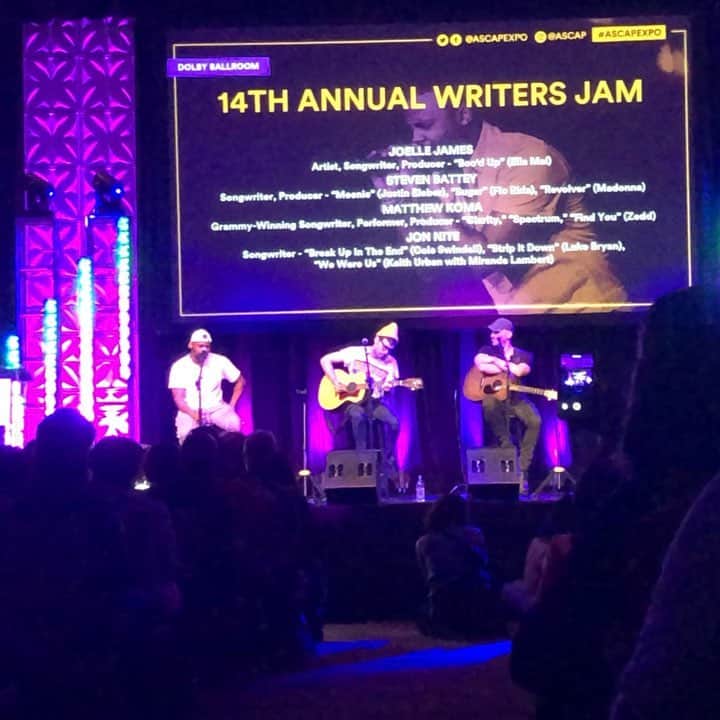 のインスタグラム：「Dug out some old songs last night at the @ascap expo. Thanks for having me ❤️」