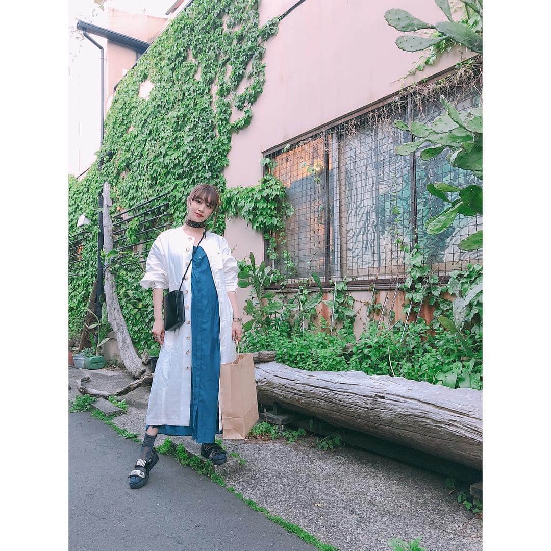 のインスタグラム：「代官山はとにかく至る所がボタニカル🌿 お店の中もお洒落なグリーンがいっぱい。 欲しいグリーンがいっぱいあったー🤭  #マタニティコーデ  #マタニティーコーデ  #ベビしょこりん  #令和ベイビー  #マタニティーライフ  #妊婦  #妊婦生活 #妊婦コーデ #プレママ  #プレママさんと繋がりたい」