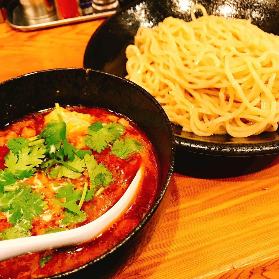 森野光晴さんのインスタグラム写真 - (森野光晴Instagram)「本日のREC飯。 中野ラーメン屋めっちゃあるね。  ちなみに「GUZMANIA」のベースは全部録れました！ #爆裂牛スジつけ麺 #リバウンドなんて簡単だ」5月6日 0時36分 - mrn_sakanamon