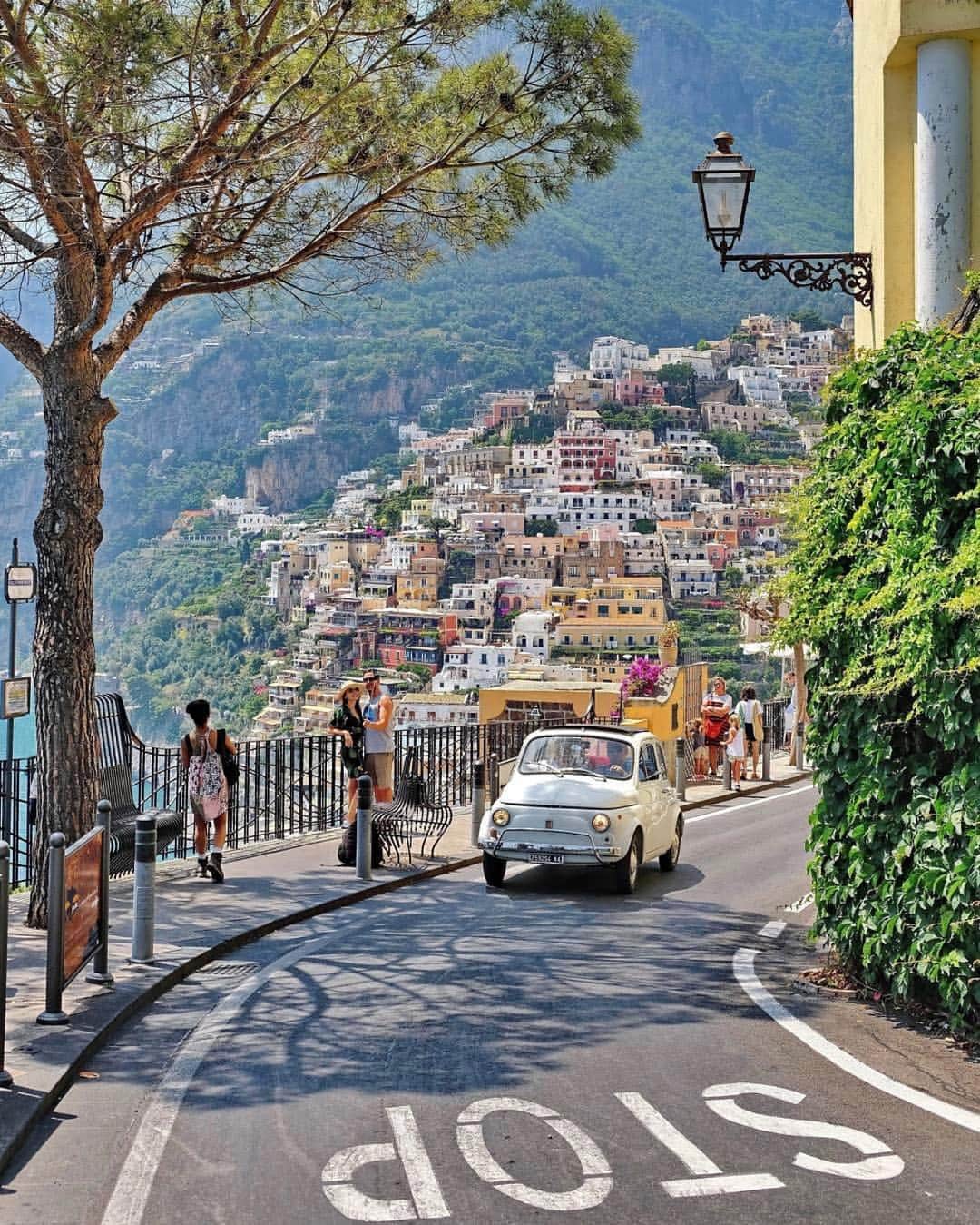 bestvacationsのインスタグラム：「Tag who you’d ride with! Perfect Simple Sunday Moments in Italy! Positano. By @treviorum #BestVacations」