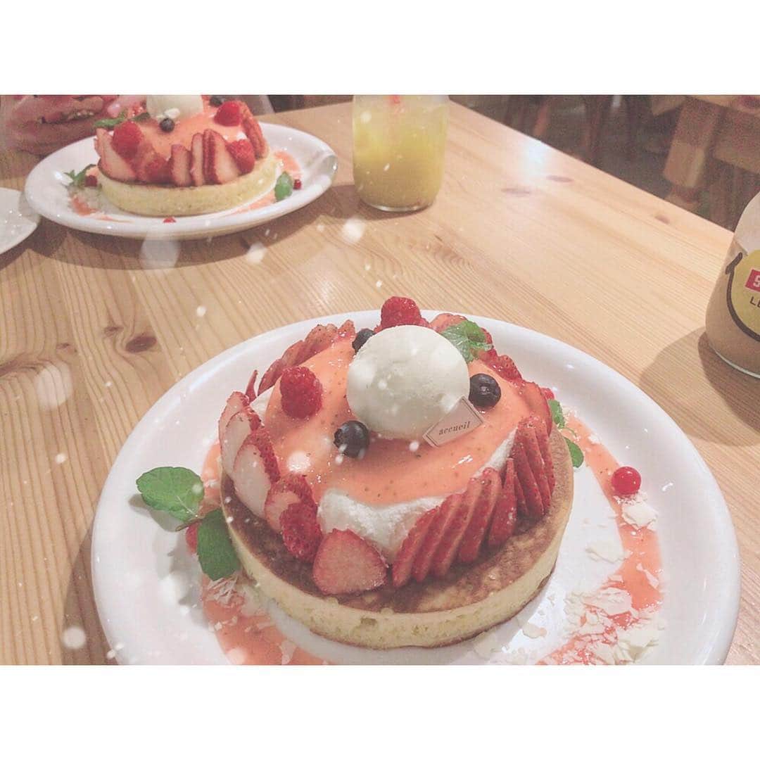 西満里奈さんのインスタグラム写真 - (西満里奈Instagram)「✿.*・ 美味しかった(✿´ ꒳ ` ) . . #cafe  #cafemiru_東京  #アクイーユ  #パンケーキ」5月6日 0時39分 - 24marina_0116