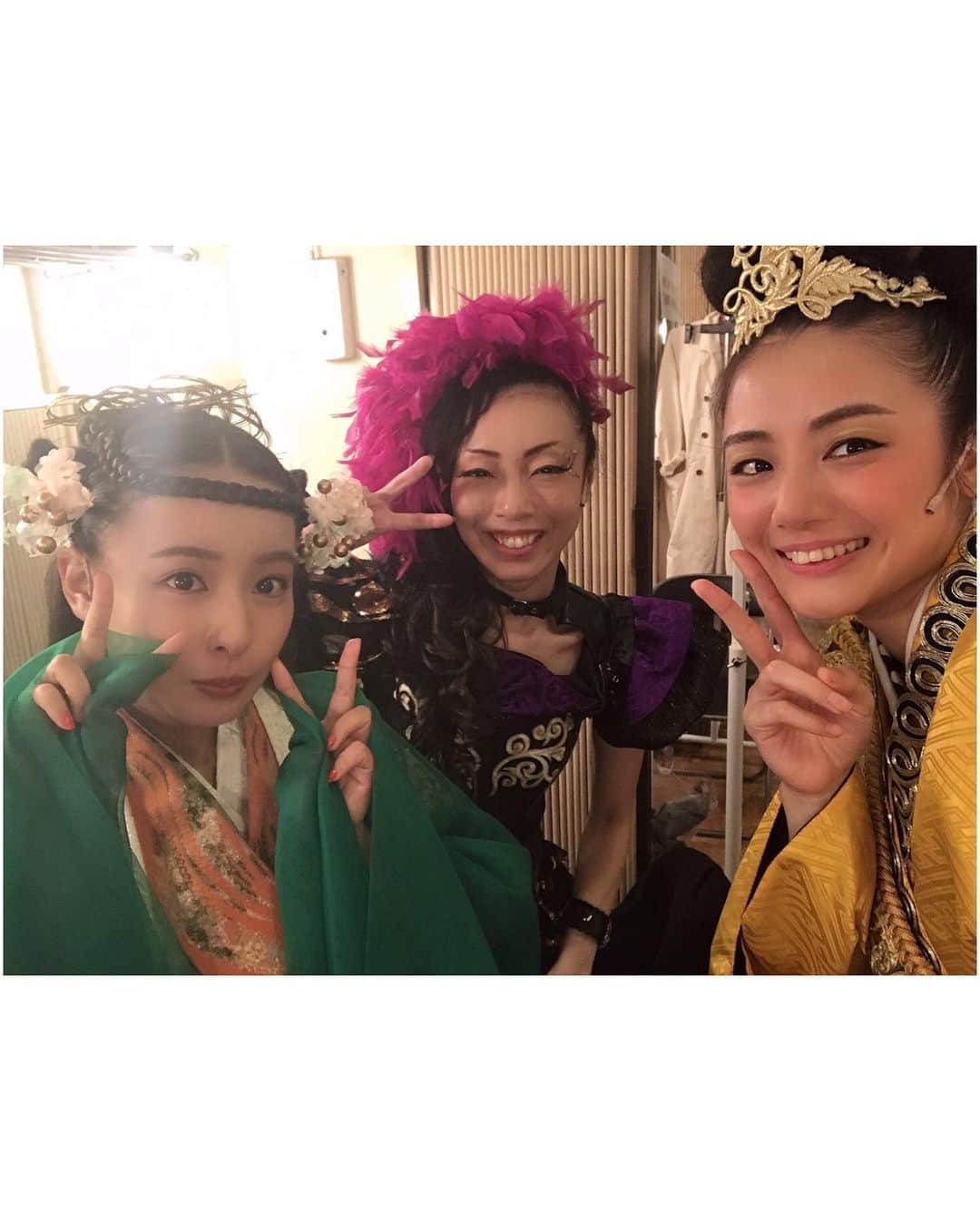 山田菜々さんのインスタグラム写真 - (山田菜々Instagram)「うまく言葉にできないけれど、 真っ直ぐな想いが真っ直ぐな目が 切なくも幸せと愛をくれました☺︎ 今を生きることの辛さを知って、 今を生きることの意味を知りました☺︎ いろんな人の思いと熱が込められた ″西遊記〜千変万化〜″ 無事、終わることができました。  ありがとうございました☺︎ . #玉龍 役の #深澤大河 くん。 とっても真面目ですごく気の利く、 素敵な方でした。 ずっと百花羞のそばにいてくれた玉龍が天竺で幸せになれるように見守ります☺︎ . .  そして #玄奘 役の #片山萌美 さん。 自由奔放でだけど人一倍気が強くてだけどそんな人が誰かの為にみんなの為に立ち向かう姿が本当に素敵でした☺︎ もえさんとちょっと仲良くなれた気がしてすっごく嬉しい☺︎笑  そして #羅刹女 役 の #田中良子 さん。 どんな経験したら、どんな暮らしをしたら、どんな風に生きたら、あんなにずっと目で追ってしまうお芝居ができるのか、あんなに穏やかに優しくなれるのか考えちゃうくらい好きです☺︎ . .  みなさん、それぞれに個性が強く勉強になり、なにより、 #孫悟空 役の #佐伯亮 くんをはじめとする御一行様の一生懸命さに心を動かされた舞台でした。  #西遊記 #西遊記2019」5月6日 0時41分 - tannana.yamada