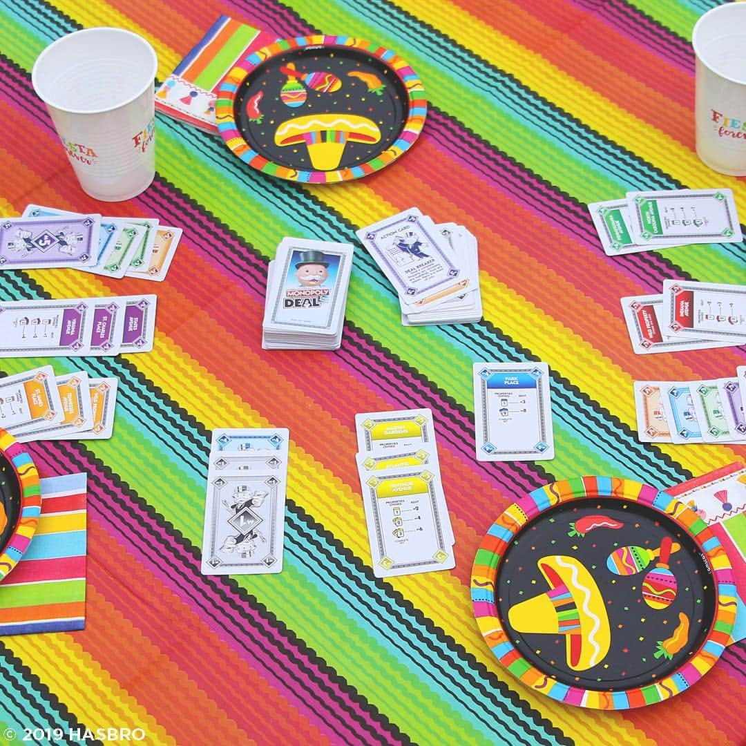 Hasbroさんのインスタグラム写真 - (HasbroInstagram)「Now that's what we call a fiesta. Happy #CincoDeMayo! #MonopolyDeal」5月6日 0時44分 - hasbro