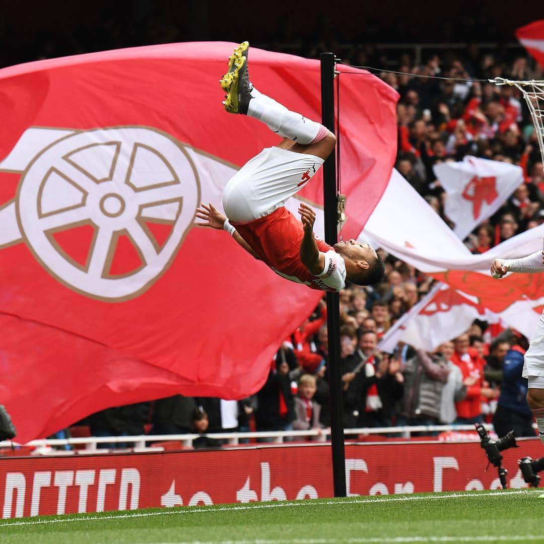 アーセナルFCさんのインスタグラム写真 - (アーセナルFCInstagram)「🔴⚪️🔴⚪️ Auba dispatches his 20th #premierleague goal of the season to put us ahead!  #Arsenal #Aubameyang #ARSBHA #COYG」5月6日 0時50分 - arsenal