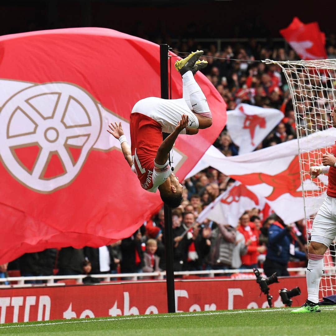 アーセナルFCさんのインスタグラム写真 - (アーセナルFCInstagram)「🔴⚪️🔴⚪️ Auba dispatches his 20th #premierleague goal of the season to put us ahead!  #Arsenal #Aubameyang #ARSBHA #COYG」5月6日 0時50分 - arsenal