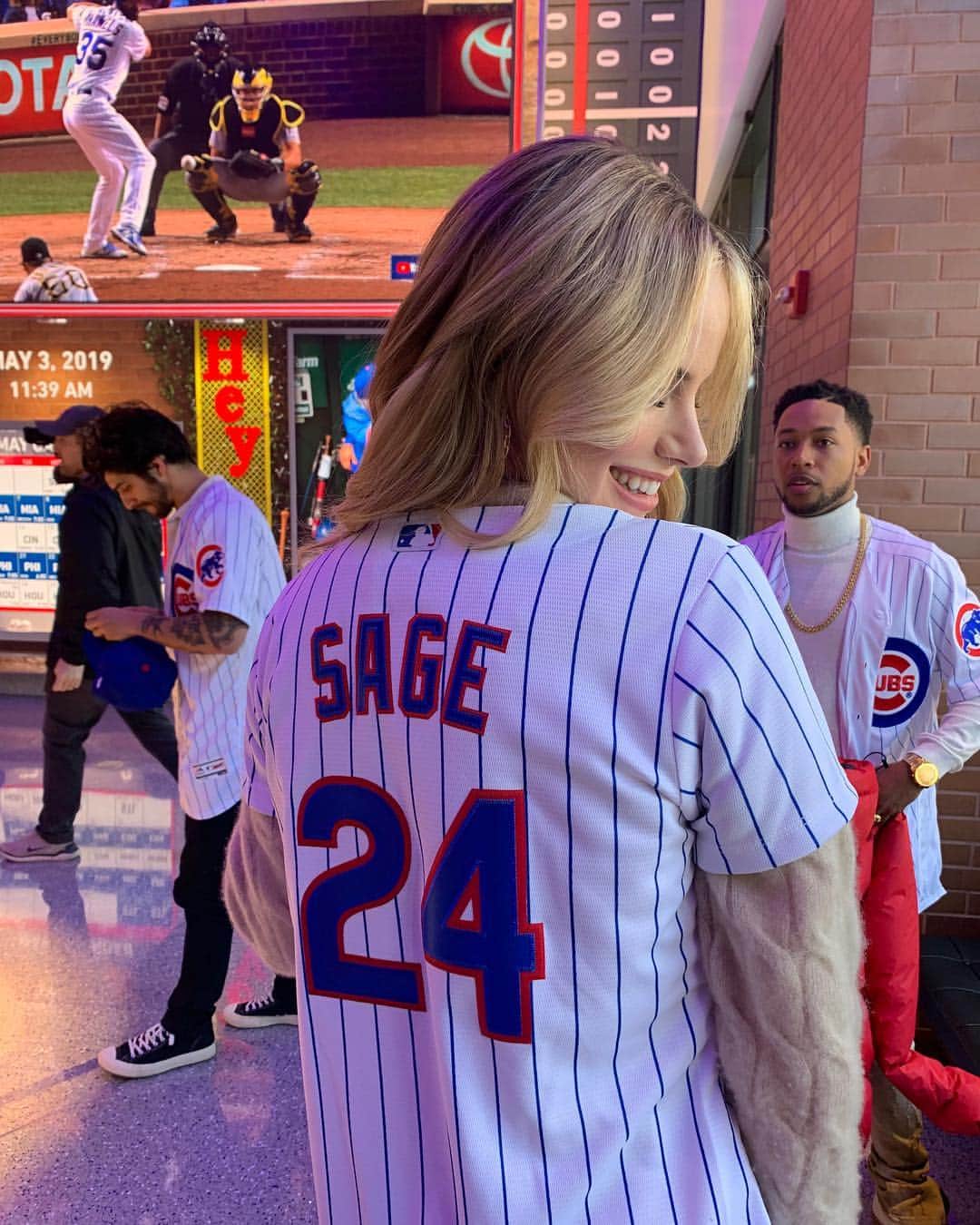 ハルストン・セイジのインスタグラム：「24」