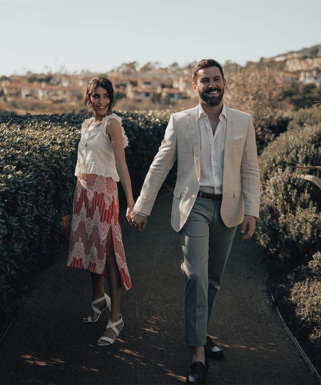 Sazan Hendrixさんのインスタグラム写真 - (Sazan HendrixInstagram)「This week we’re celebrating 4 years of marriage guys! Cue the happy tears 😭 I just love adding on the years to our marriage because more than anything, I’m proud of the journey it took us to get here. I can’t help but reflect back to the days leading up to our wedding when we were about to risk it all. It was the hardest season of my life but also the best season with the greatest victory. Marriage has made our love and bond stronger and it is always going to be my most cherished prize. I love you Stevie ❤️ #4yearsthisweek #bestie  #stevieandsazan」5月6日 1時48分 - sazan