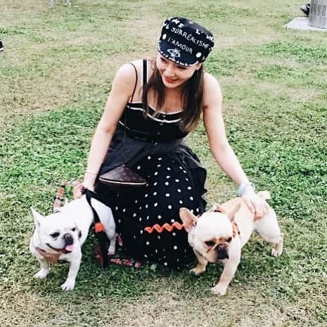 クリスティン・ウェイのインスタグラム：「Enjoying GW holiday #hibiyapark #gw #frenchbulldog #holiday #日比谷公園 #日比谷公園イベント」