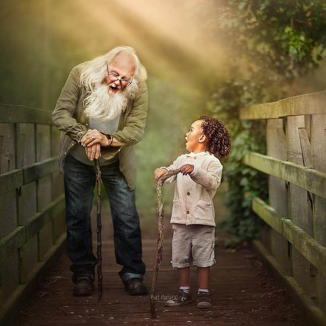 Huffington Postさんのインスタグラム写真 - (Huffington PostInstagram)「These photos of grandparents and their grandbabies are simply magical. 💖 Photographer Sujata Setia (@butnaturalphotography) has spent the last year in her travels offering to take photos of grandparents (and great grandparents) with their grandkids as a gift to them. The photos, captured in Setia’s natural-light, painting-like style, are pretty breathtaking. “I hope that this project has inspired them to photograph their grandparents and great grand parents with their children," she said. // 📷: Sujata Setia/But Natural Photography⁣」5月6日 2時06分 - huffpost