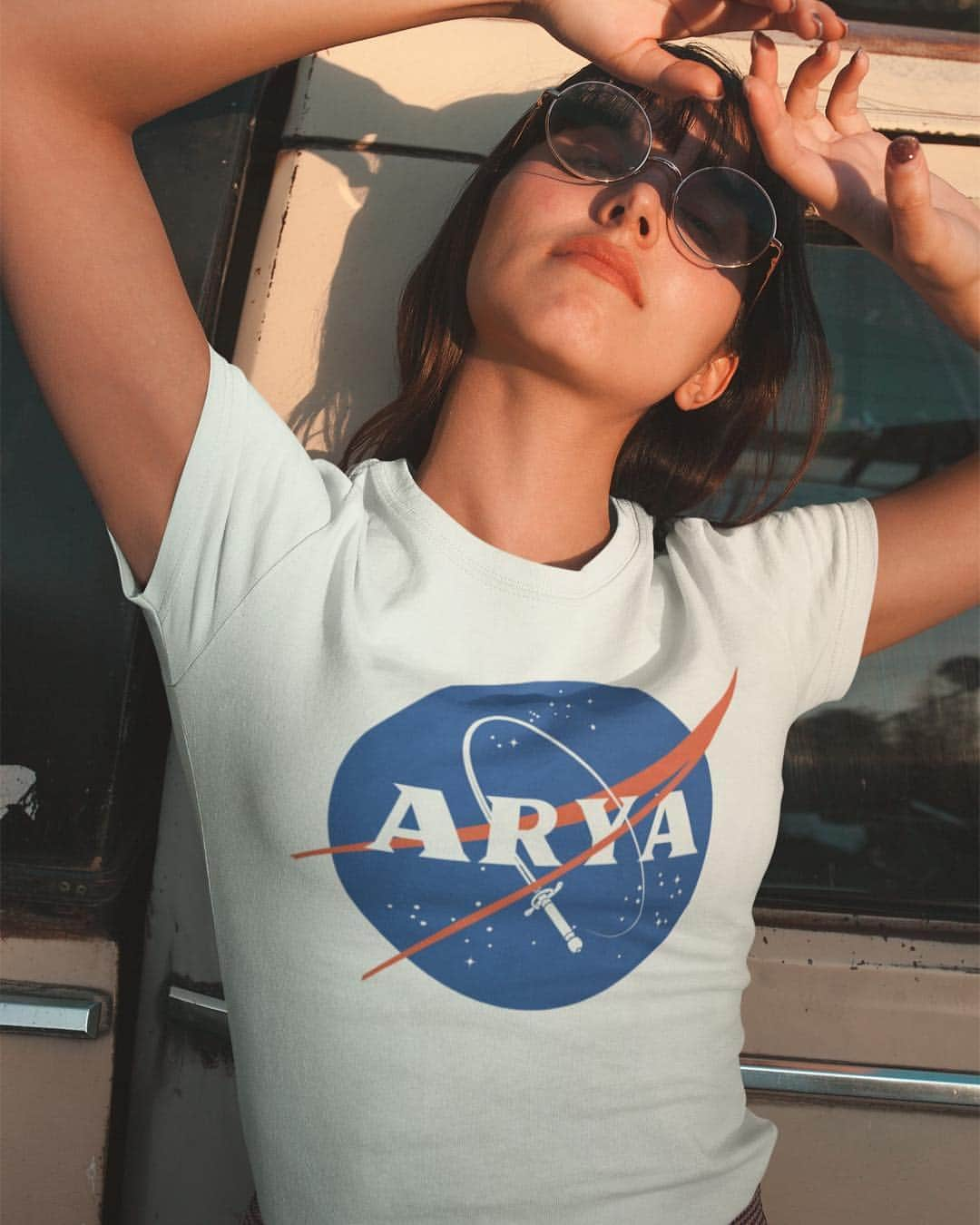 ピーター・ディンクレイジさんのインスタグラム写真 - (ピーター・ディンクレイジInstagram)「T-shirts are coming... Shop Air Arya Now @moneylinetees! . 🗡Link To Shop In Bio!」5月6日 2時11分 - peterdinklage