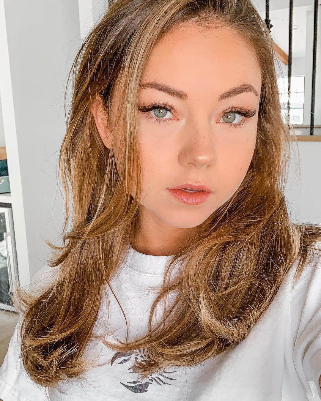 Meredith Fosterさんのインスタグラム写真 - (Meredith FosterInstagram)「She lets karma do her dirty work 🦂」5月6日 2時33分 - meredithfoster