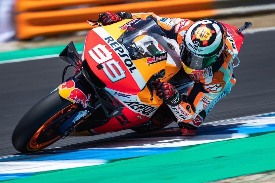 レプソル・ホンダのインスタグラム：「#JL99😈 🅿️1️⃣2️⃣ 🇪🇸 ⠀⠀⠀⠀⠀⠀⠀⠀⠀ “It has been a difficult end to the weekend, we wanted to be stronger but I am still not comfortable on the bike. We are still lacking kilometers compared to the other Honda riders. Today especially I was not comfortable on the bike and it was a very difficult race. Tomorrow's test will be important for us to try and improve my feeling, especially on corner entry where I think I am losing the most. We have to keep working.” ⠀⠀⠀⠀⠀⠀⠀⠀⠀ #SpanishGP #25RepsolHonda #Repsol #MotoGP #Honda #Racing #RepsolHonda #HRC #RC213V #JL99 #JorgeLorenzo #JL99😈 #ThePowerOfDreams #Motorcycle #Spain #Race #MotoGP #Working」