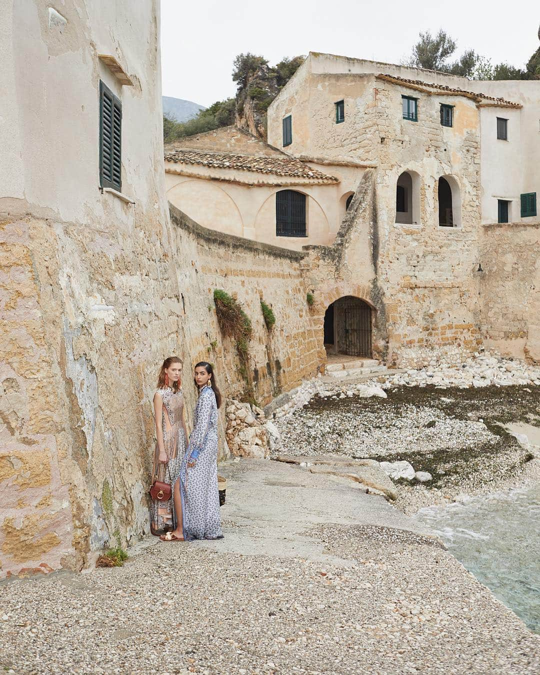 Chloéさんのインスタグラム写真 - (ChloéInstagram)「The High Summer capsule conjures a sense of travel with airy volumes and sun-bleached shades  Shop now on chloe.com  #chloeGIRLS #chloe」5月6日 2時44分 - chloe